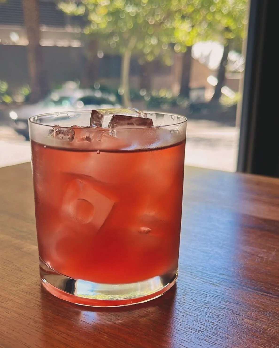 Try our new non-alcoholic beverage tonight! 

Ms. Cattea iced fruit tea, brewed with rooibos, peach, mixed berries, and hibiscus.🧊