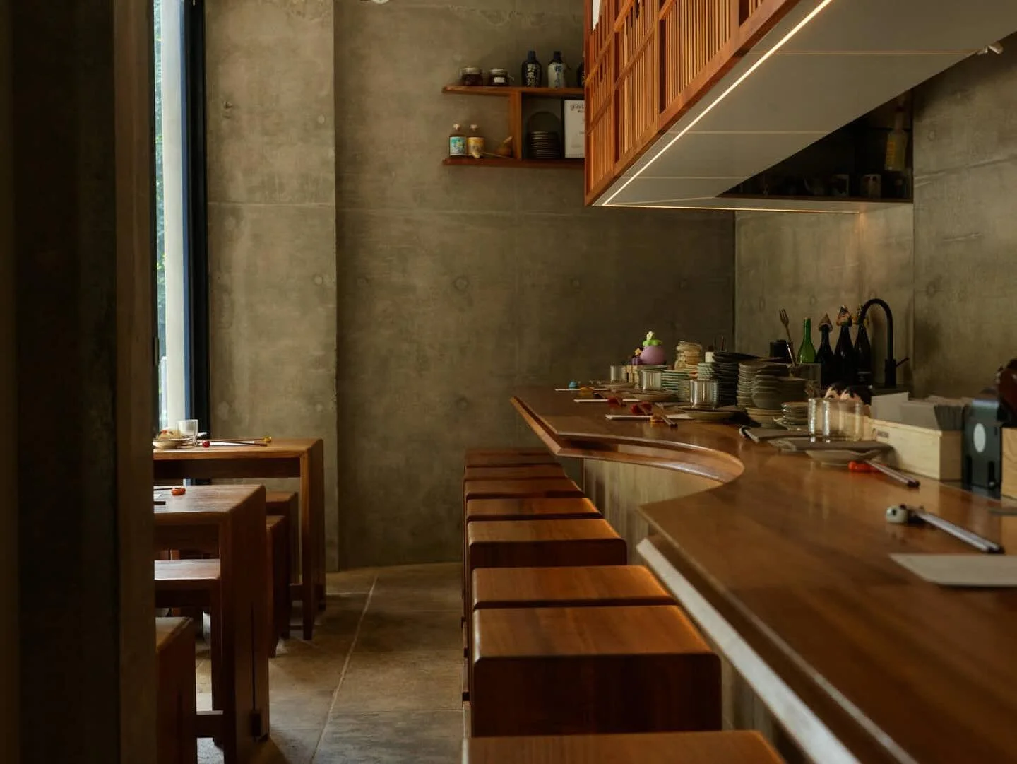 Few snacks, few drinks, good chat.
Open 7 days.