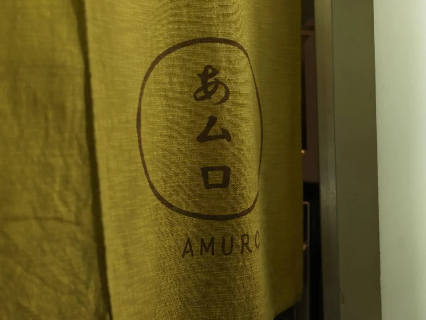 Easter trading hours 
Good Friday: 16:00-22:00
Easter Saturday : 12:00-22:00
Easter Sunday : 12:00-22:00
Easter Monday : Closed