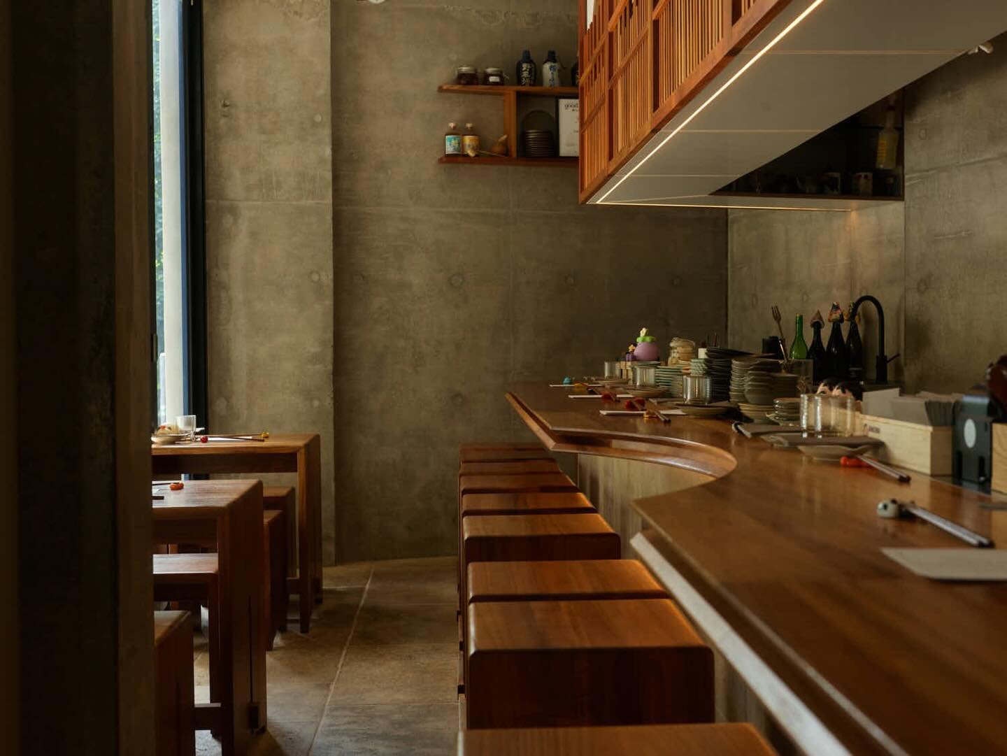 Few snacks, few drinks, good chat.
Open 7 days.