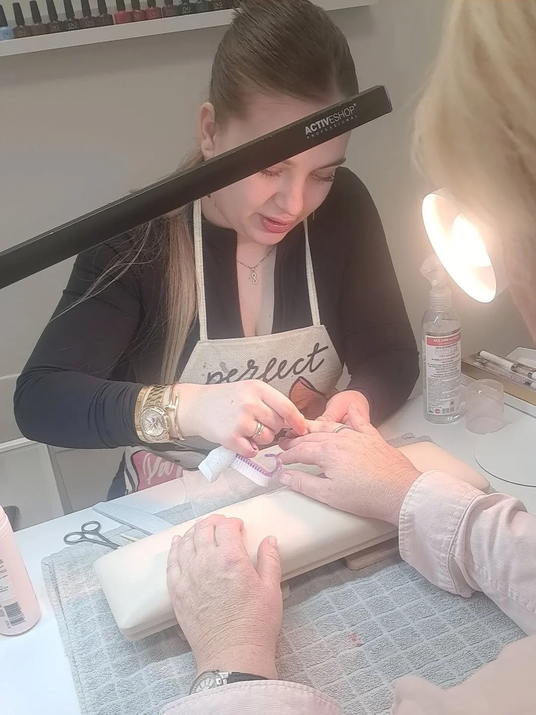 Vi &oslash;nsker Irina Velkommen hos oss🤩
Dyktig negldesigner med lang erfaring.
Hun legger gele negler og har drevet salong I Oslo tidligere. 

Du kan booke tid hos henne her
https://www.karolineshudpleie.no/

Eller kontakt oss her, eller p&aring; 