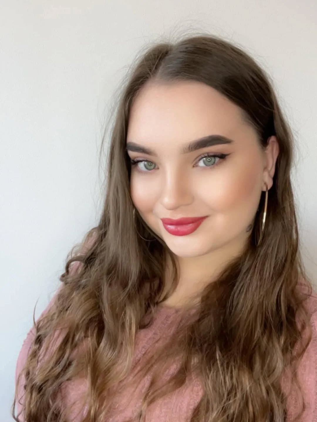 Vi er s&aring; glad for at Irina starter fult hos oss fra 1.mai🤩

Hun er negldesinger,og fikk raskt masse forn&oslash;yde kunder hos oss😍

V&aelig;r rask med &aring; booke tid f&oslash;r 17.mai og sommeren.

Det kan du gj&oslash;re her
https://www.