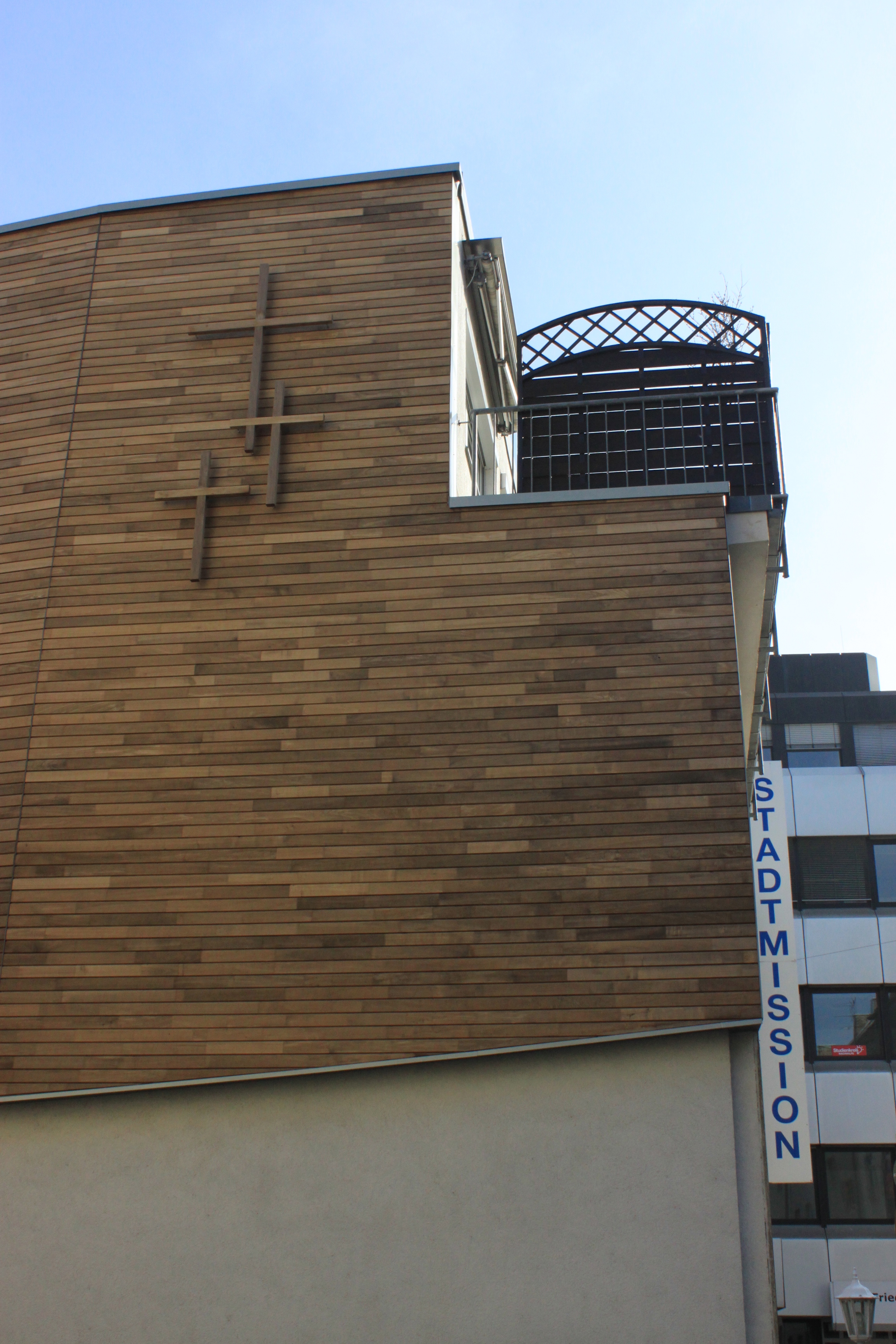 Das Holz und die Kreuze