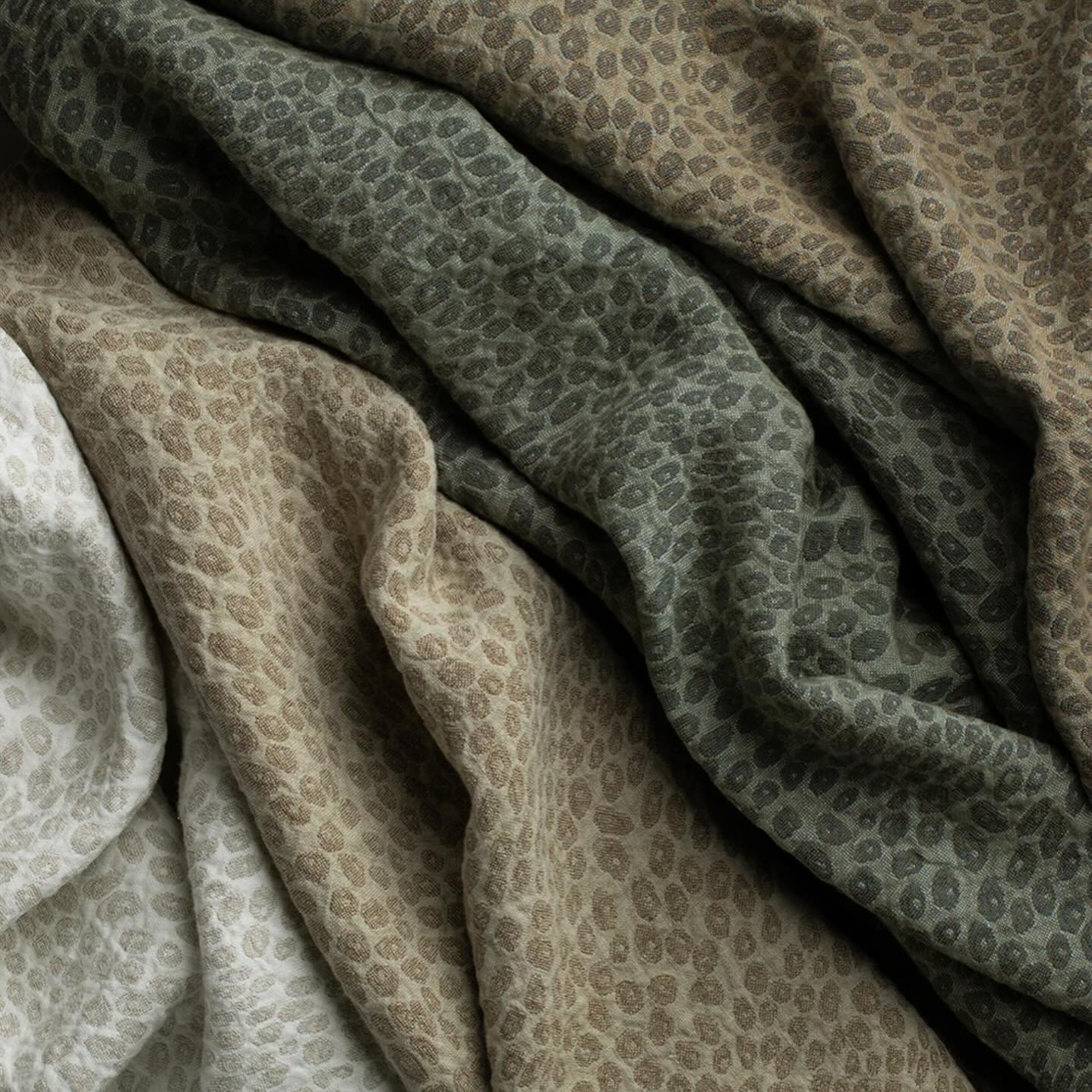 De Le Cuona

Vi f&oslash;rer alle de vakre tekstilene fra de Le Cuona.
 
#delecuonafabric #interiorinspiration #interi&oslash;rinspo