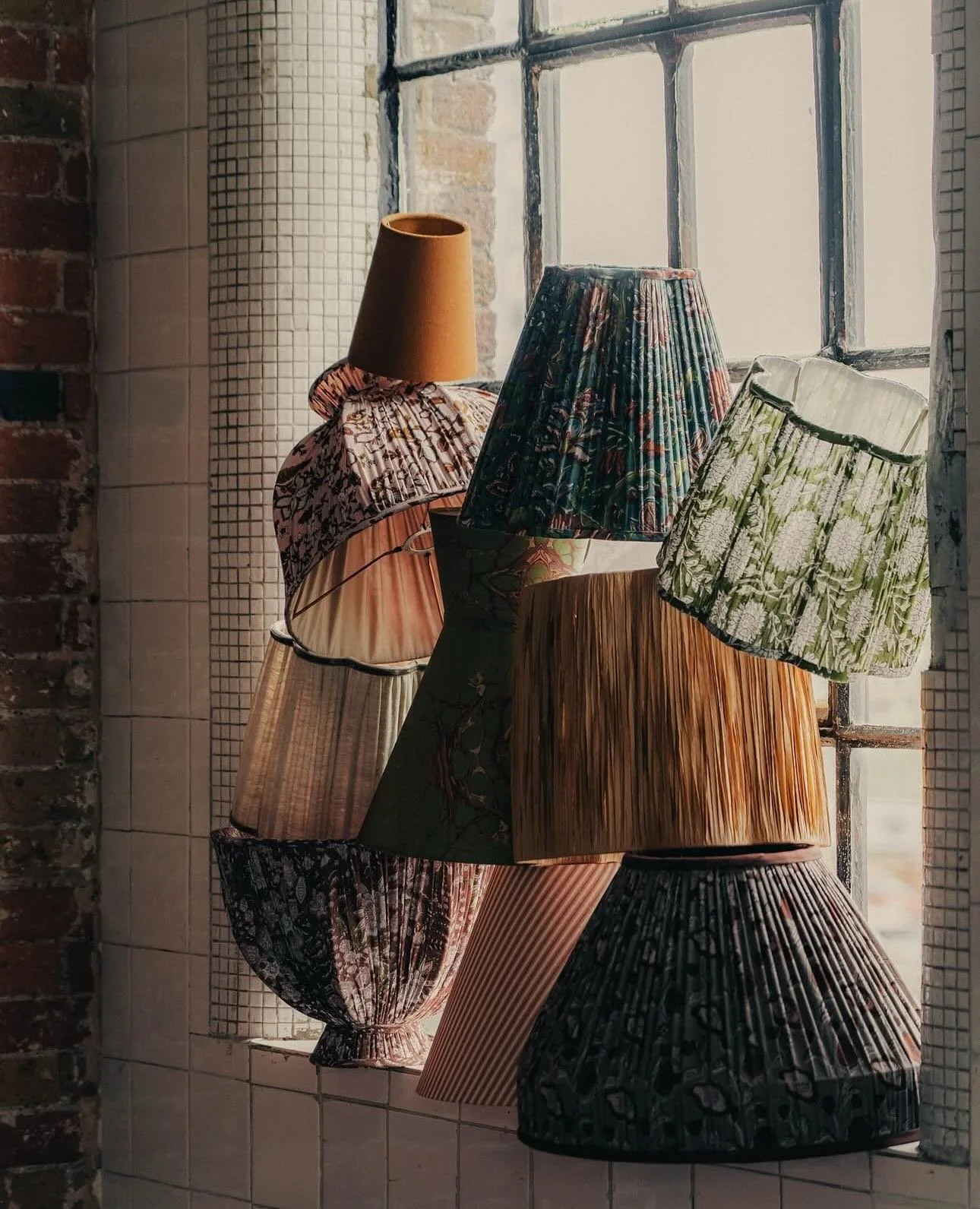 Lekre h&aring;ndlagde lampeskjermer fra Porta Romana.
Design din egen skjerm som blir skreddersydd til din lampe.
Uendelige muligheter!

@portaromanauk