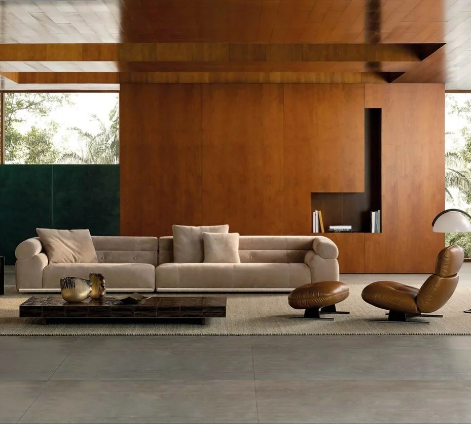 Minotti, Coup&eacute; Sofa

Den nye sofa-systemet drar inspirasjon fra 60- og 70-tallet med sine overlappende runde volum. Modulene fungerer like bra frittst&aring;ende som satt sammen i grupperinger. 

@minotti_spa