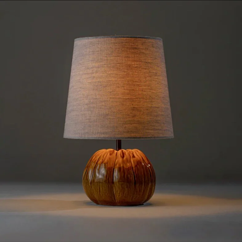 Porta Romana, Pumpkin Lamp

Den lekre lille keramikk lampen kan bestilles i fem forskjellige farger; Sunflower, Snowflake, Toad, Campfire og Plaster White. 

@portaromanauk