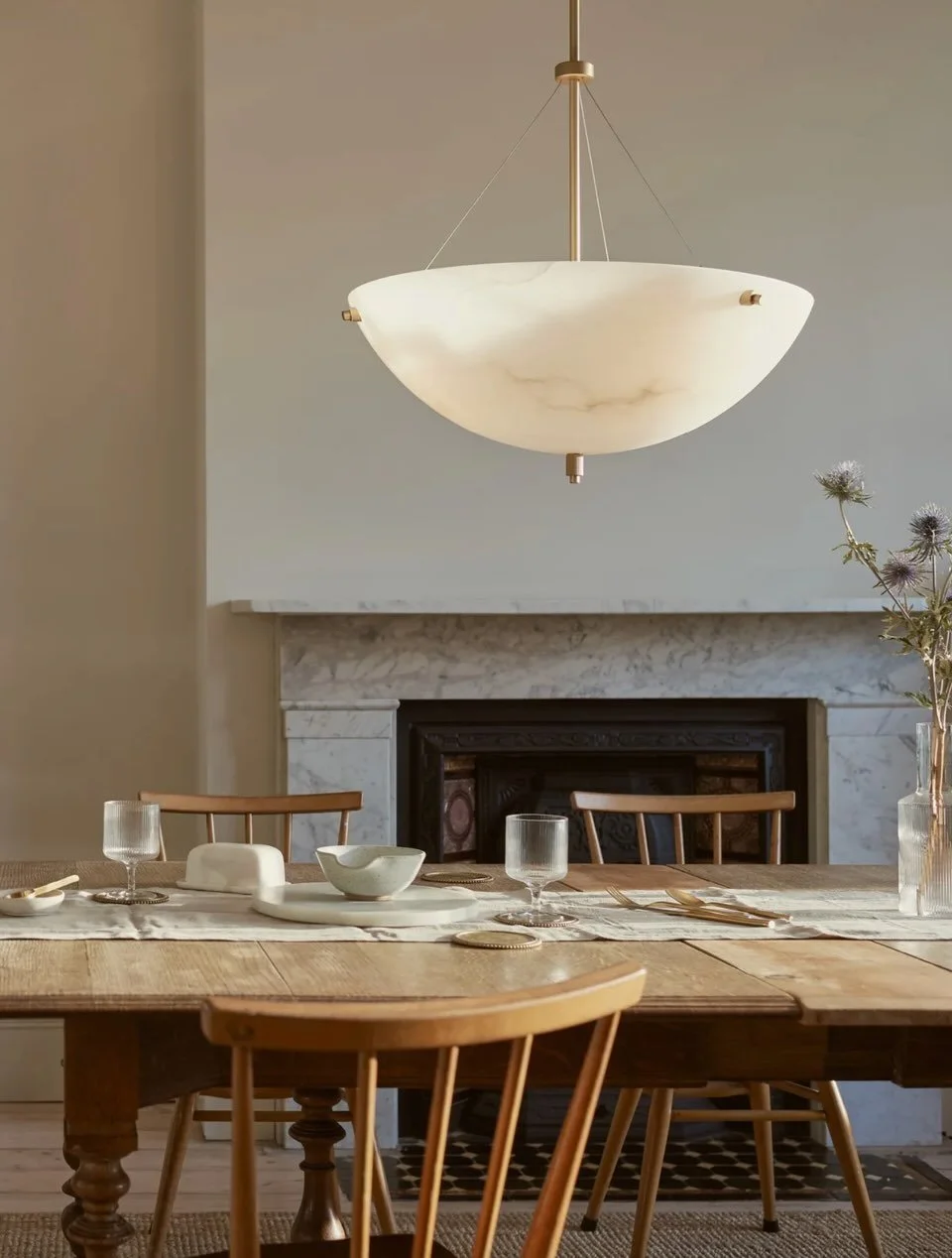 Heathfield &amp; Co, Oren Pendant and wall Light 

De vakre lampene er laget av alabast stein og messing. Lampene gir et lunt og behagelig lys og passer til alle rom i hjemmet. Ta gjerne kontakt for mer info.

@heathfieldandco @thedrawingroom_oslo