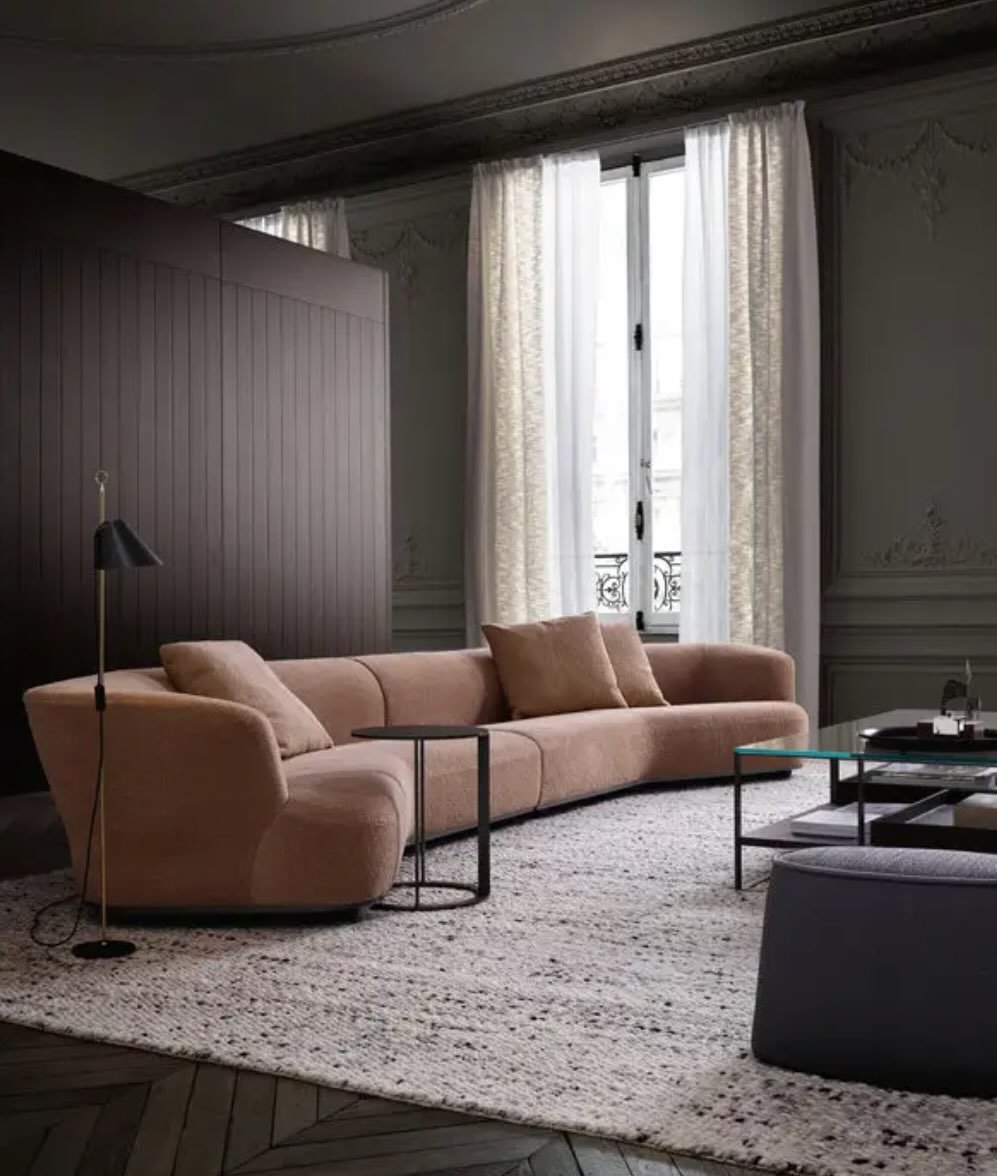 Maxalto, Lilum Sofa
Den fantastiske sofaen kommer i mange ulike moduler og trekk.

Vi har n&aring; 40% p&aring; en konfirmasjon som er utstilt hos oss i et lekkert lyst kremfarget stoff med litt struktur. Kom gjerne innom og ta en titt.

@maxalto_off