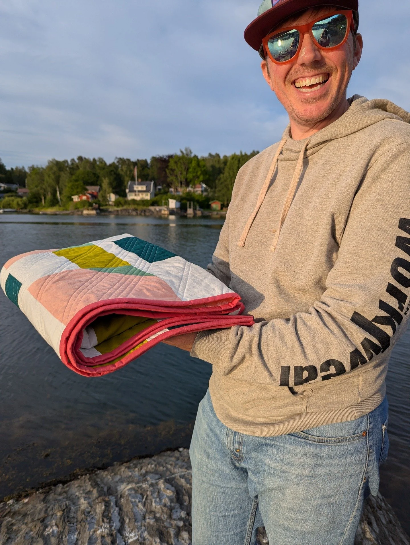 A special birthday shout out to this official quilt holder 🎉

It&rsquo;s my husband&rsquo;s birthday today! It&rsquo;s a big one, and I&rsquo;m so happy we got to celebrate in London with friends this past weekend. 

Forever grateful to all the love