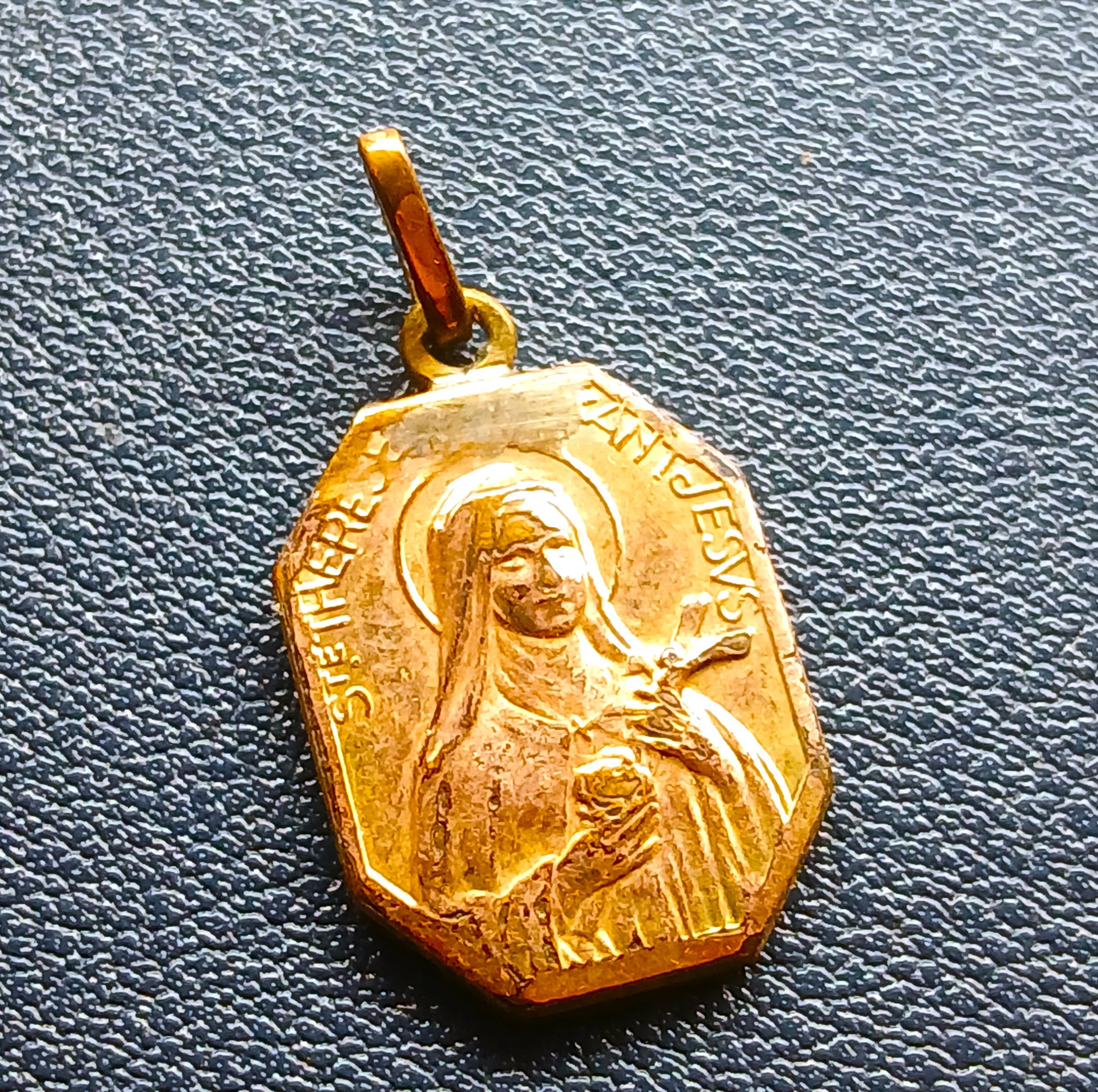 Médaille religieuse en or doublé