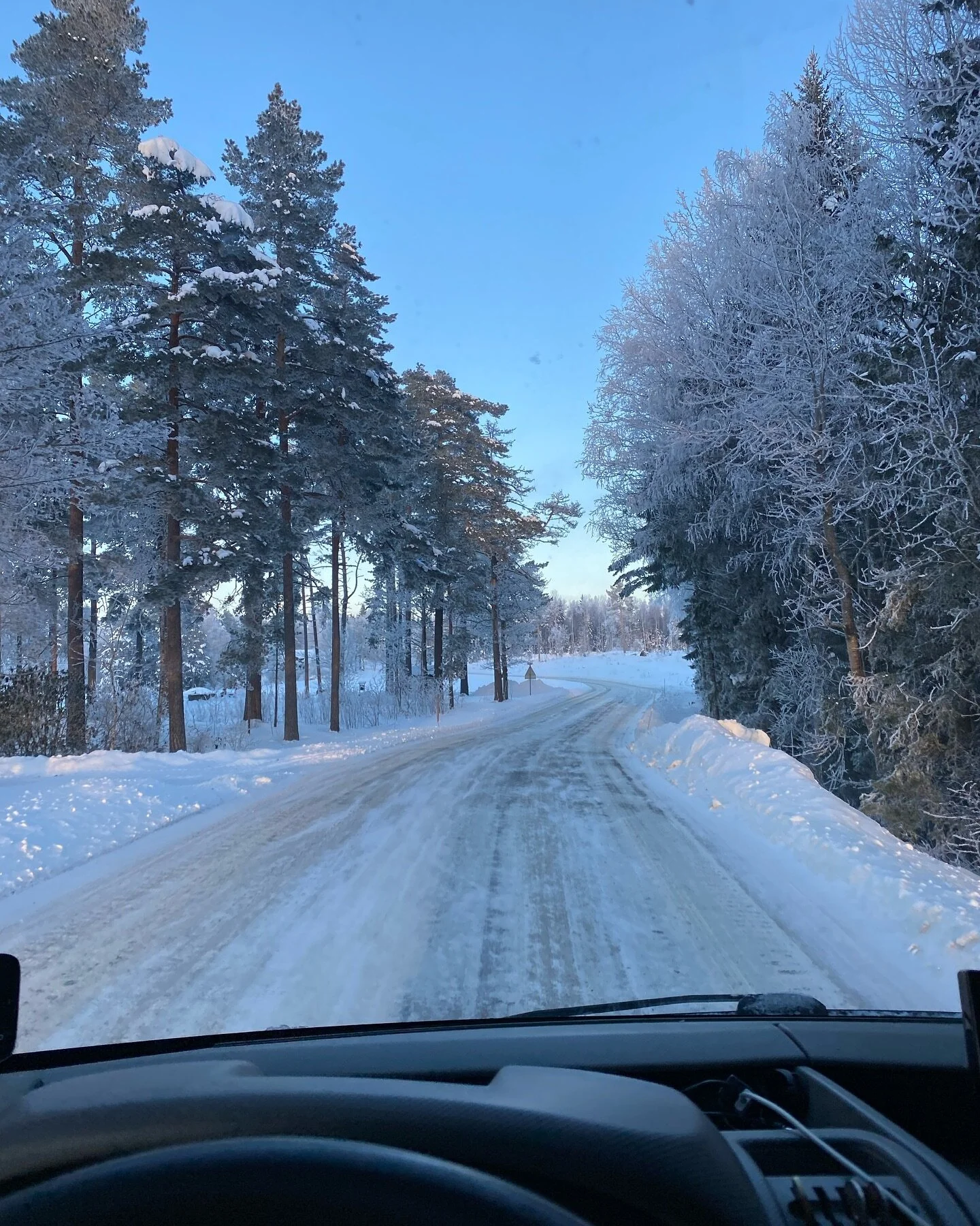 ☃️ gradestokken er ingen hindring, flott f&oslash;re i Son 🚛 #equimove