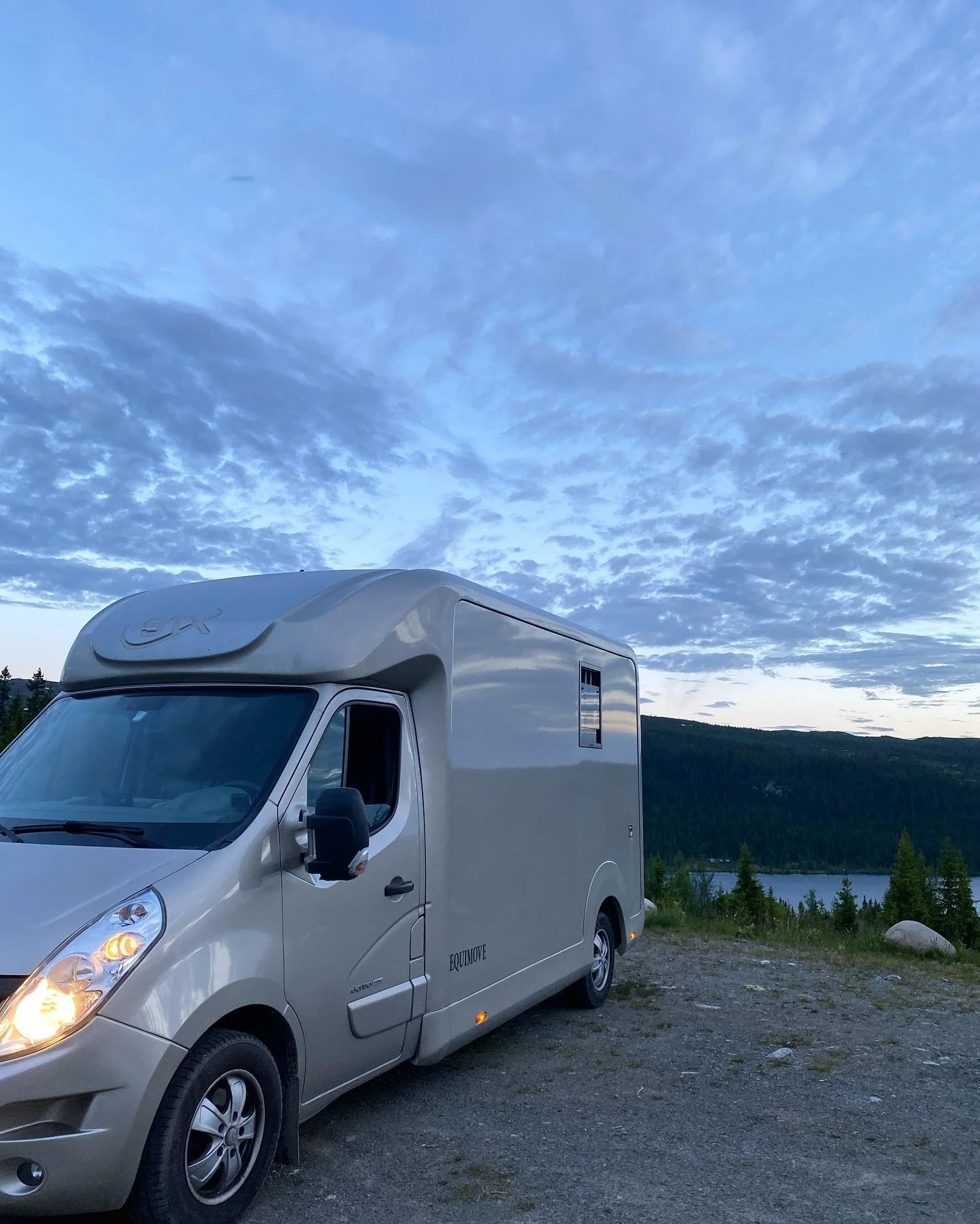 // EQUIMOVE.NO // #sp&aring;tind #sp&aring;tindh&oslash;yfjellshotell