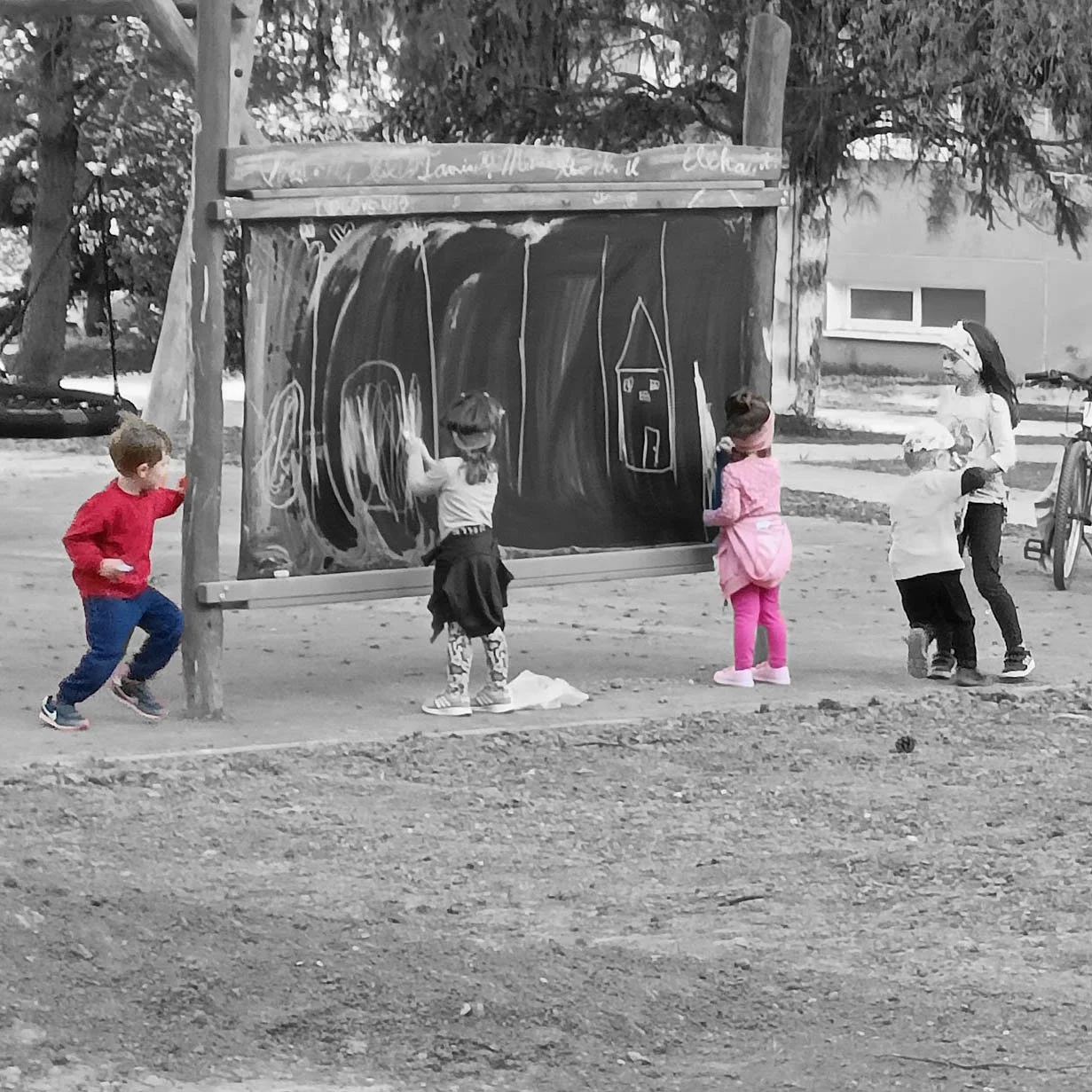 KOŠICE - Vnútroblok Jasuschova - Bauerova