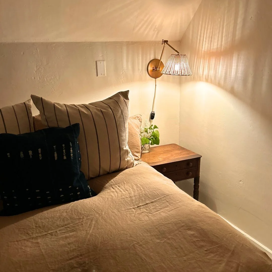 Bedtime in this cozy corner.🌙 #greenehillmv #bedtime #cozy #vacationrental #airbnb #airbnbhost #vrbo #vrbohost #marthasvineyard #mvvacationrentals