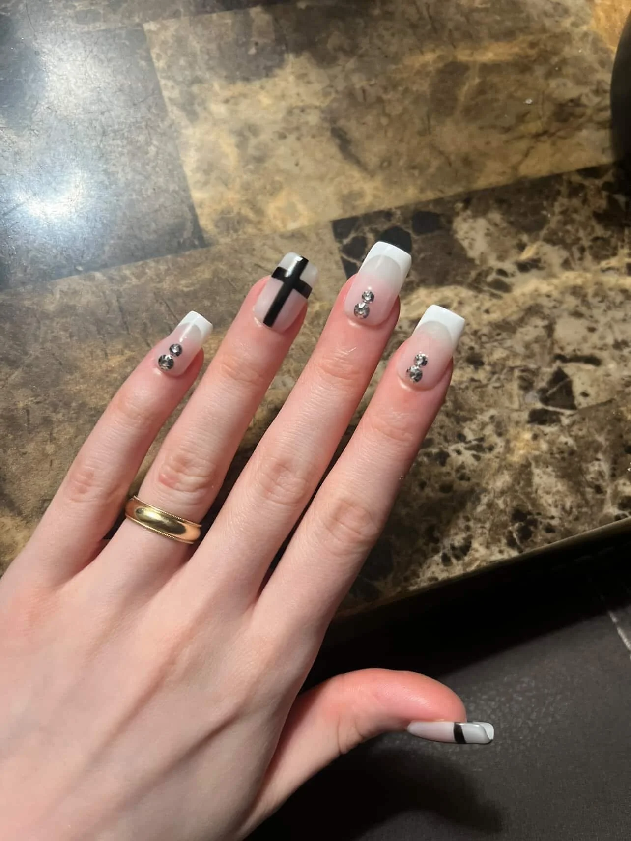 Chloe'sdesign cross_frenchtip.jpg