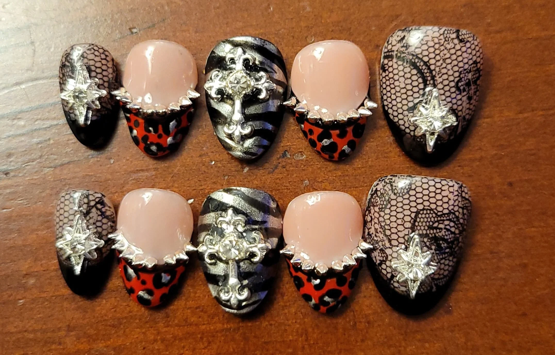 extra short baddie nails.jpg