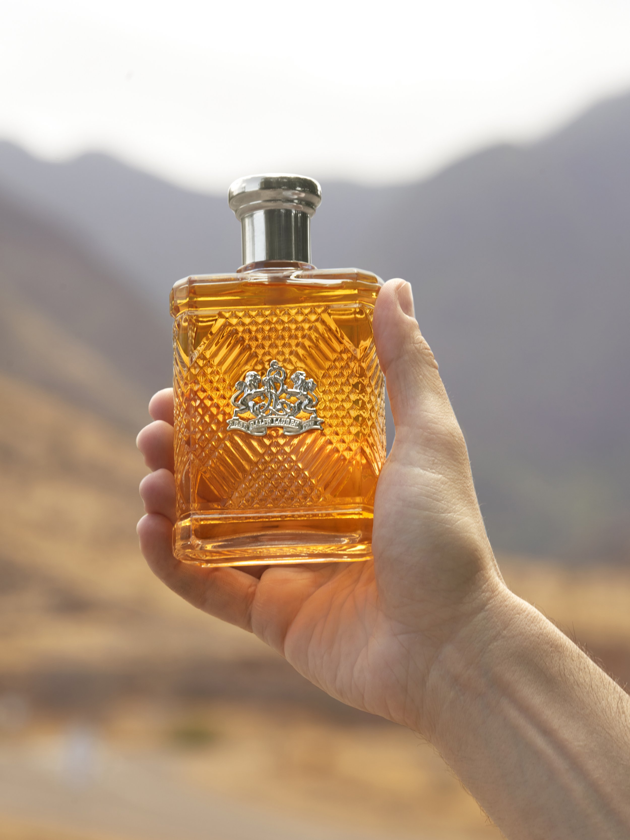 safariformenbottleinhandv2_dmi_image_na_no-cta copy.jpg