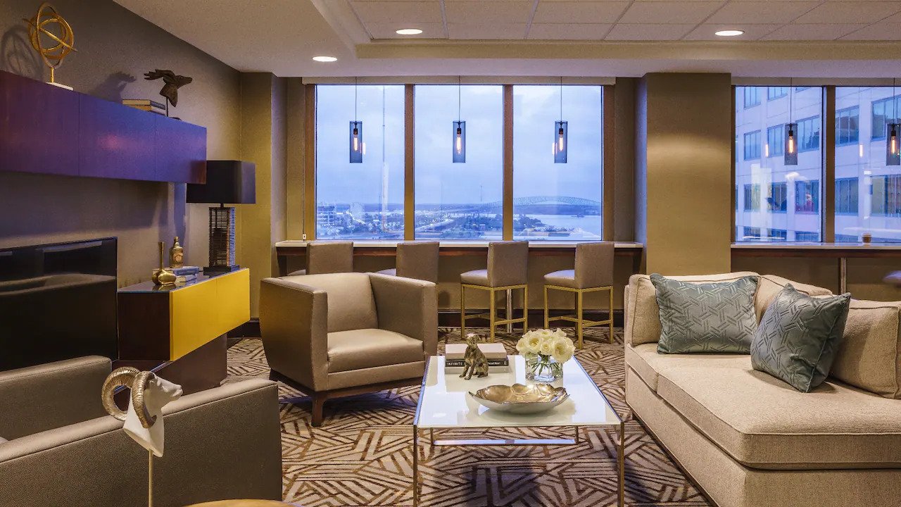 Hyatt-Regency-Jacksonville-Riverfront-P095-Regency-Club-Lounge.16x9.jpg