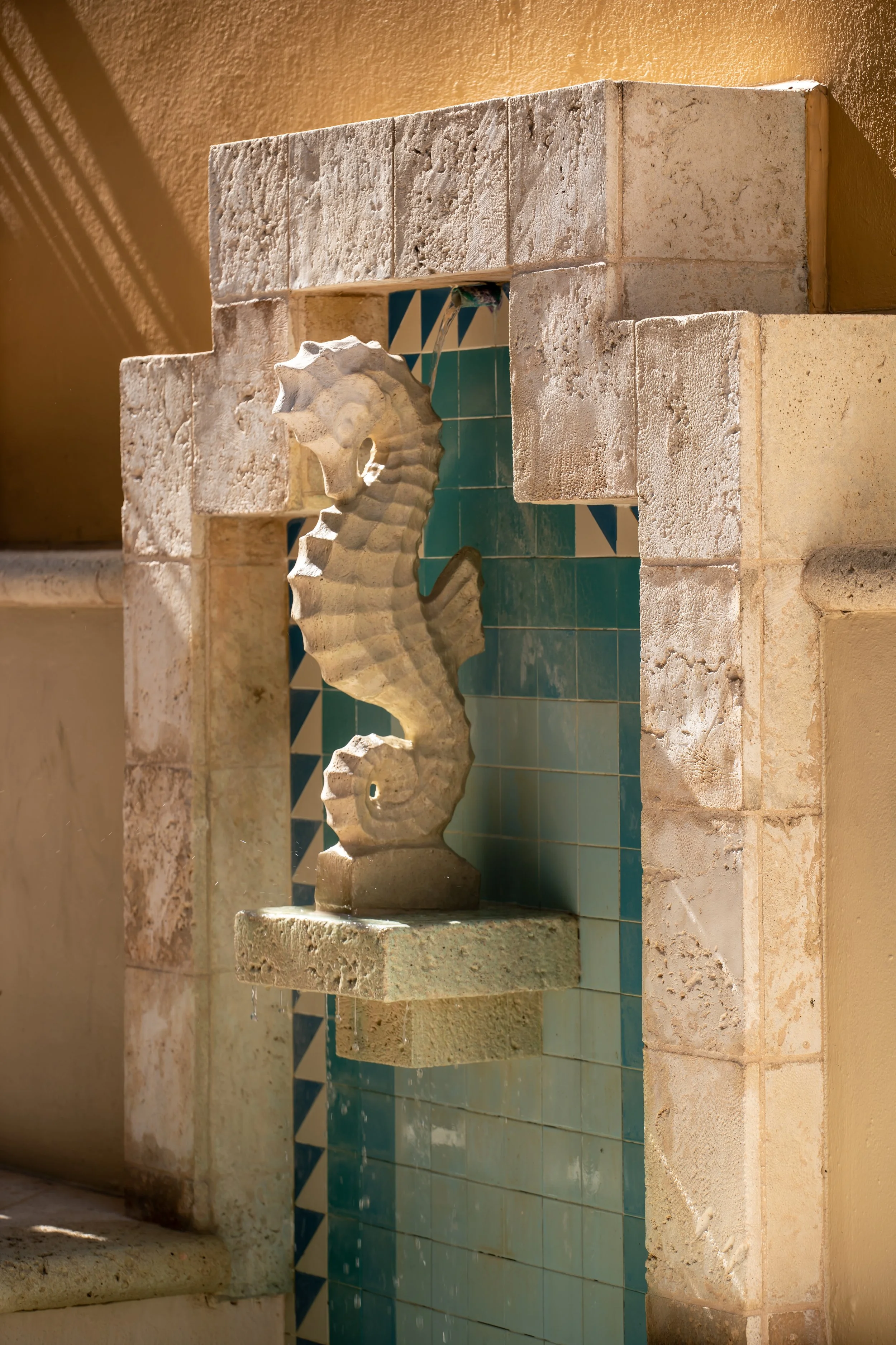 seahorsefountain (1 of 1).jpg