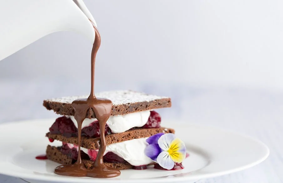 Kyyneliä ja iloa -illallinen Tyrvään Pappilassa