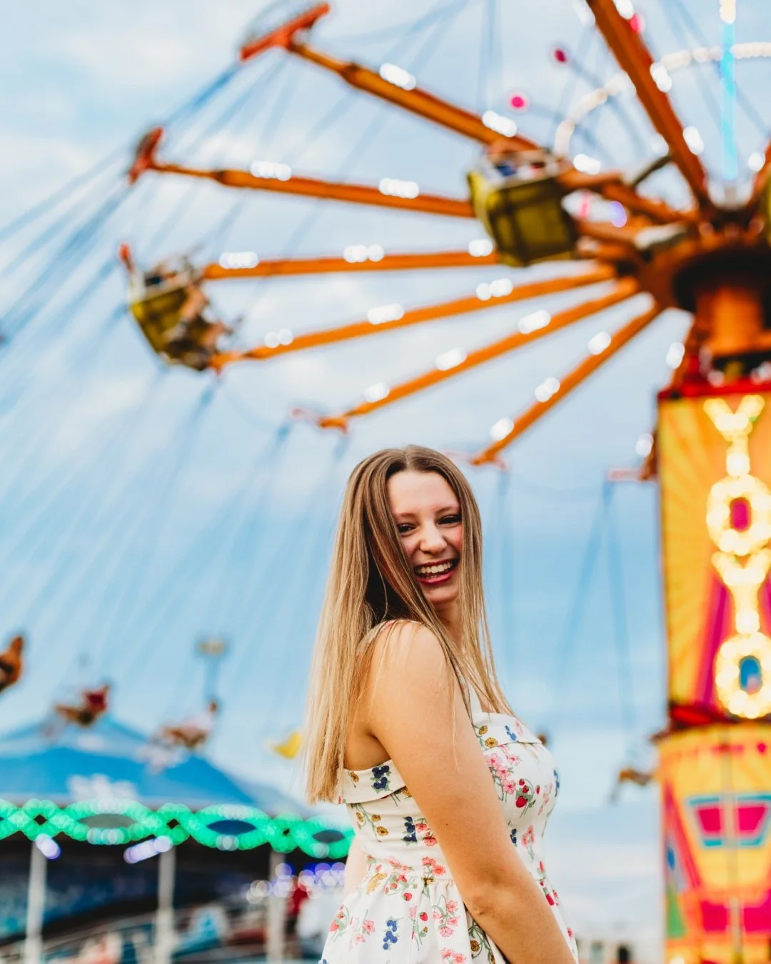 if only you could see the amount of people who decided to jump in the background of these photos with their ridiculous poses, faces, gestures, etc... 🤪😅 I'd do it all over again though -- the colors and the FUN were soooo worth it!!