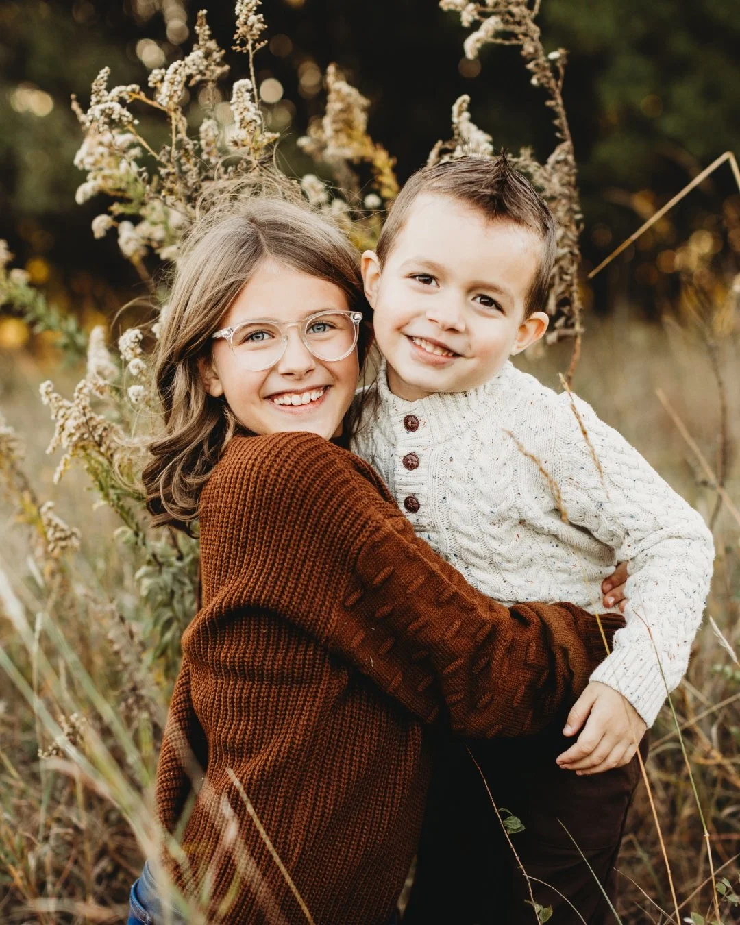 the very last pics are from my very first session with them in 2019! 🥹😩 Ashlynn was sooo little. what an absolute joy it has been to watch them grow!!