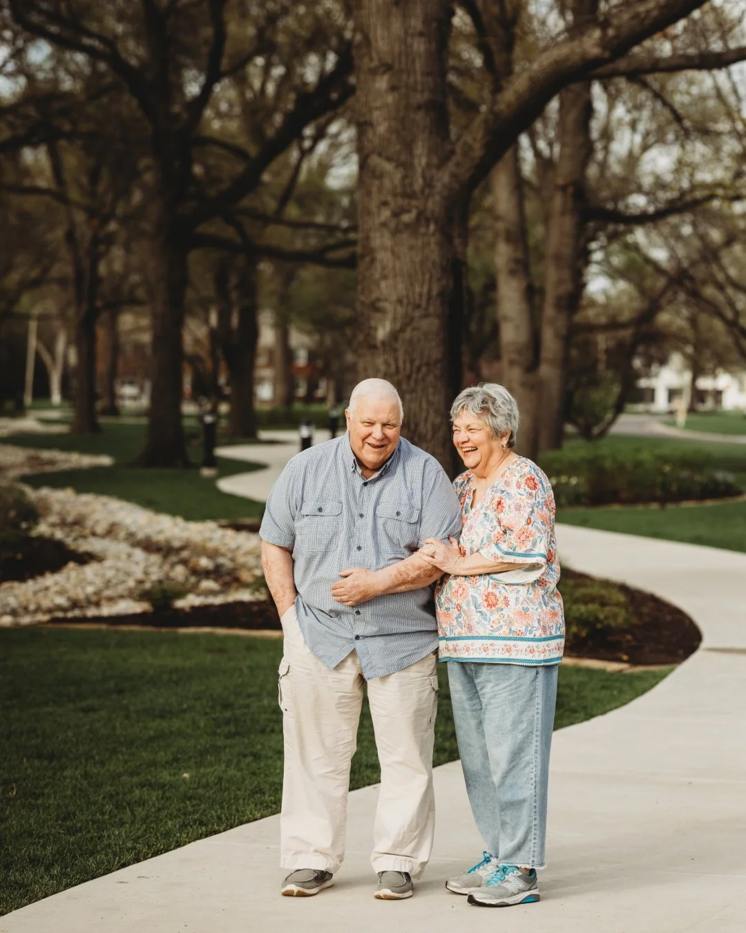 book the session. bring the grandparents. 🤍