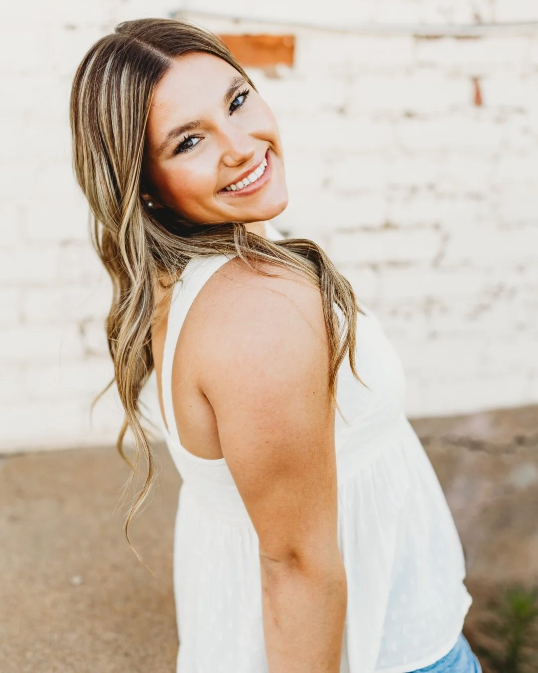 sharing more from Denae's gallery while I process the fact that next week already marks the end of my summer senior sessions! my own little class of 2027 graduates  have been so SO fun! ✏️📚🍎