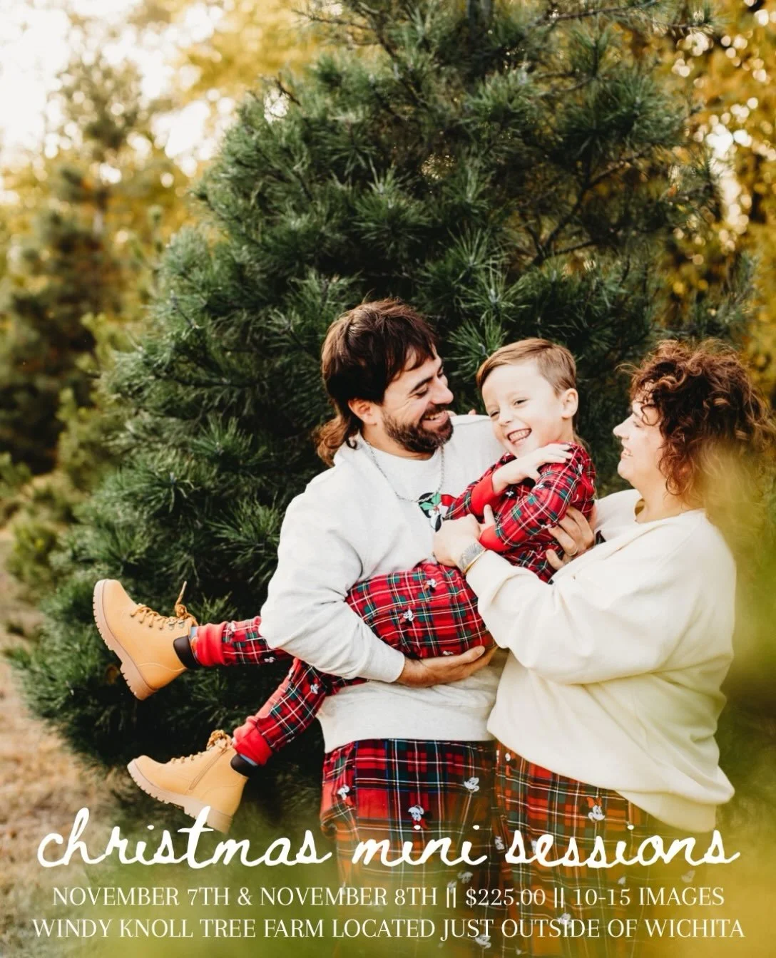 Christmas minis are LIVE! Booking link is available in my profile ++ offering a special code to the first 10 people who book with code TREEFARM! 

🌲✨❤️thank you oh so very merry much for supporting KT Photos!!!