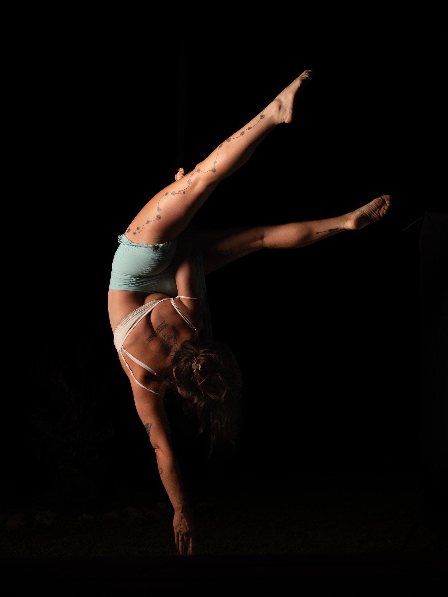 🧜&zwj;♀️💙✨

📸 @paumirall_studio

🎪 @movement__beyondlimits 

📍 Majorca 

(There is a lot more spamming to come)

Feeling warm and fuzzy

A 🍁

#straps #aerialstraps #circus