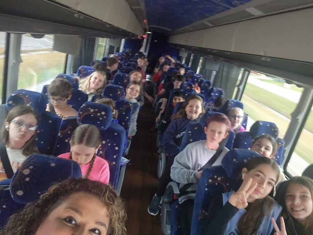 Lakewood Elementary School 5th Graders Bus Trips