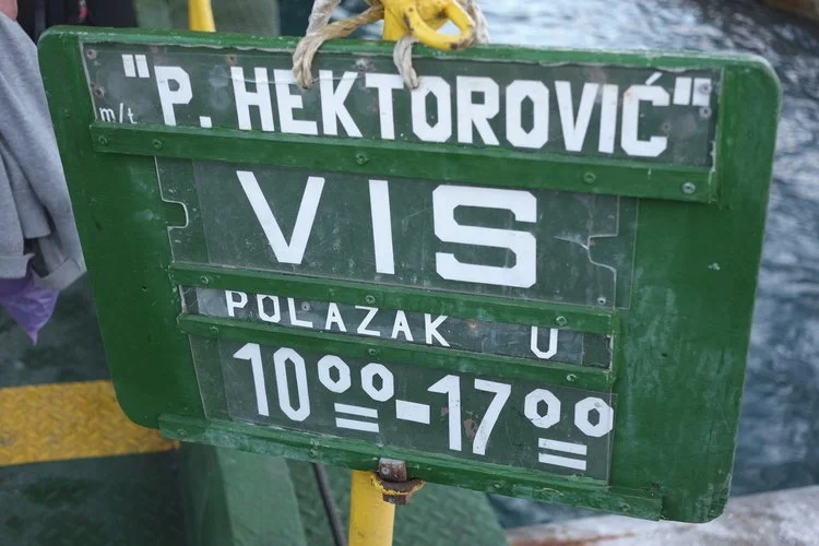 DD-vis-island-croatia-ferry-sign.jpeg