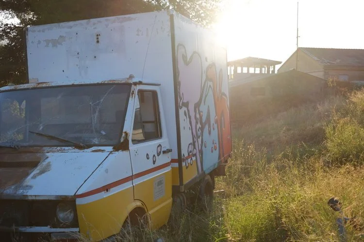 DD-vis-croatia-abandoned-truck.jpeg