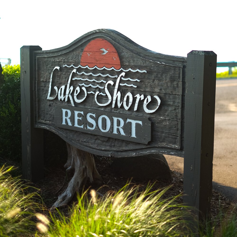 DD-lake-shore-resort-sign.jpg