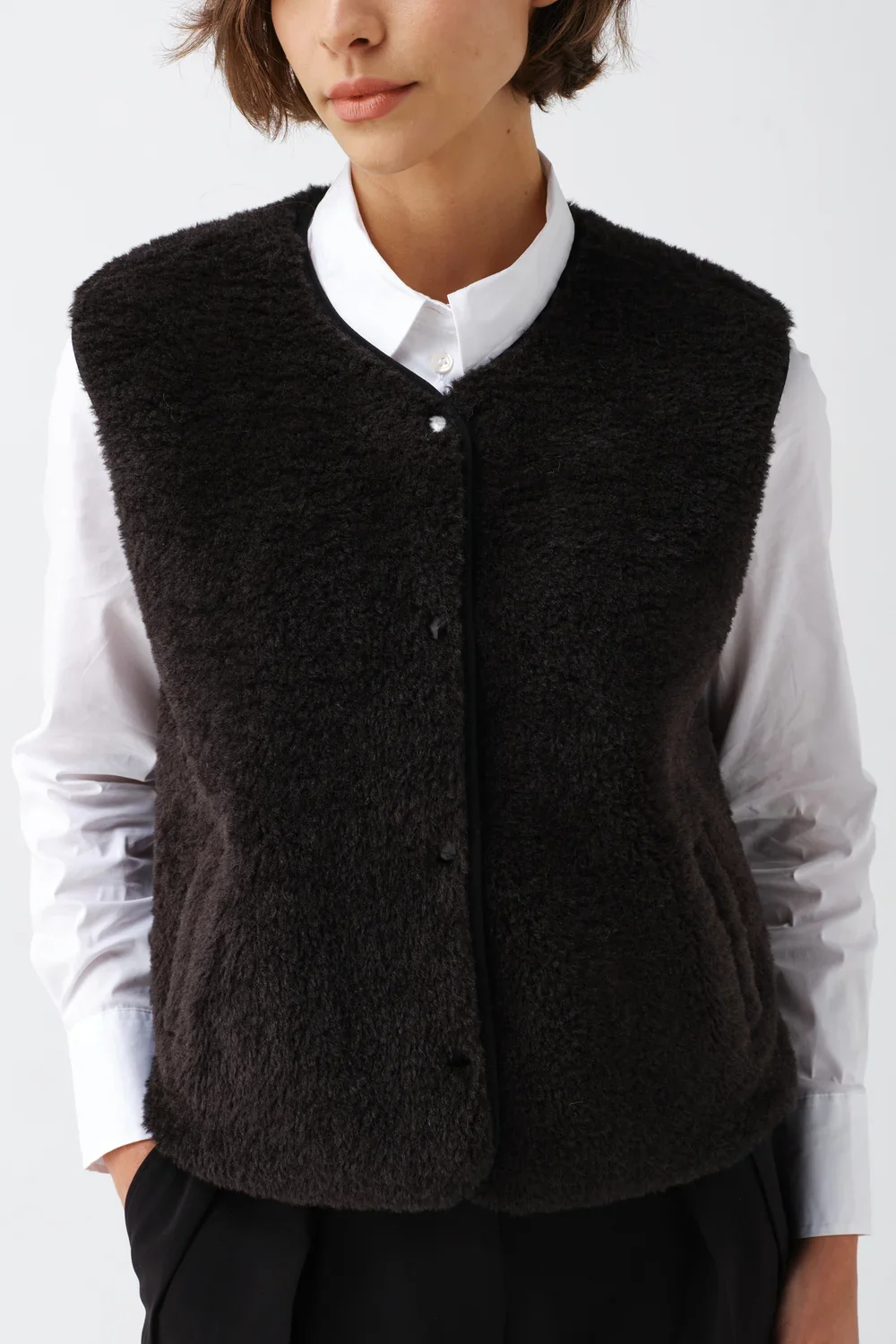 sirene-helen moore-black-gillet1.jpg.webp