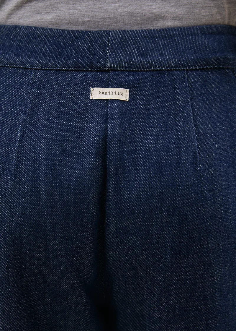 sirene-humility-blue-jeans-taylor5.jpg.webp