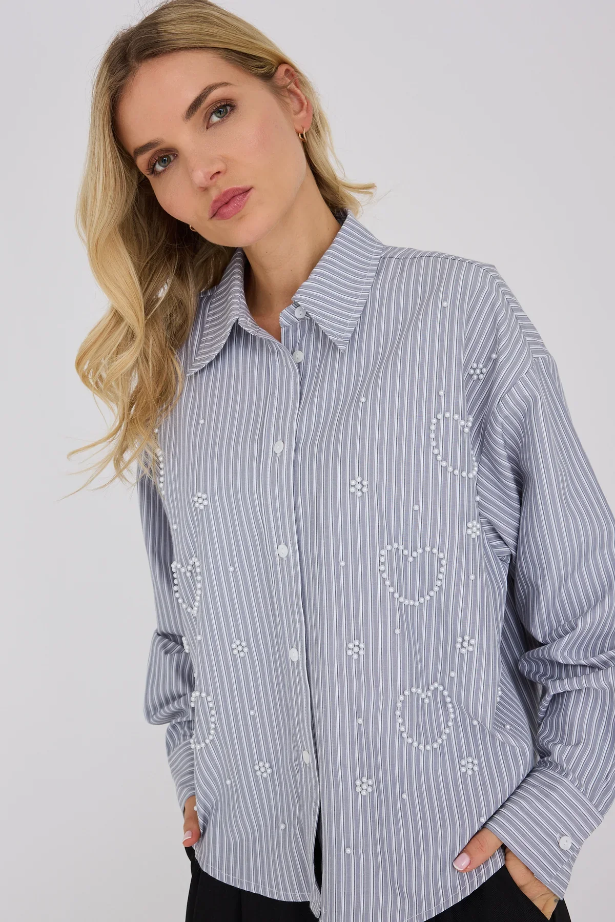 sirene-aview-beaded-shirt-grey-lucie1.jpg.webp