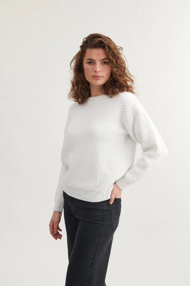 sirene-basic apparel-white-sweatshirt-lis-3.jpg