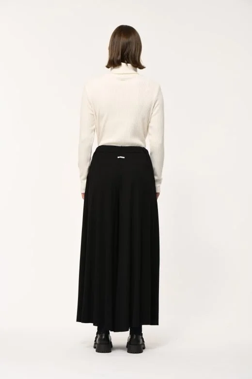sirene-humility-black-trousers-turbo-2.jpg