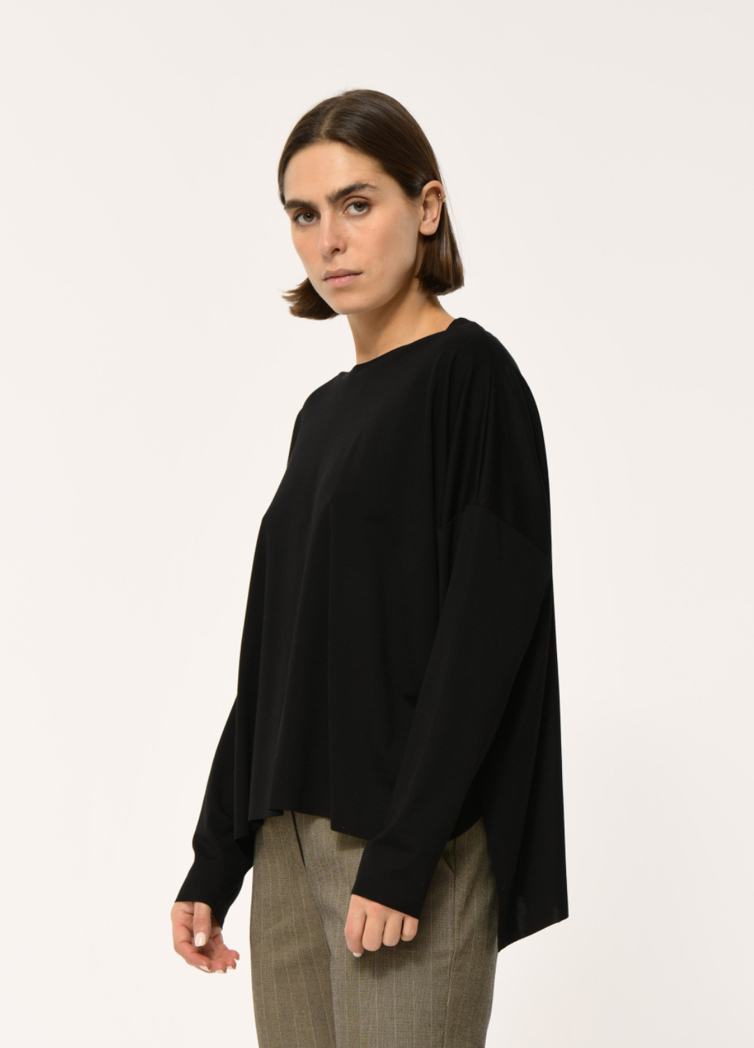 sirene-humility-black-top-kanshi-1.png