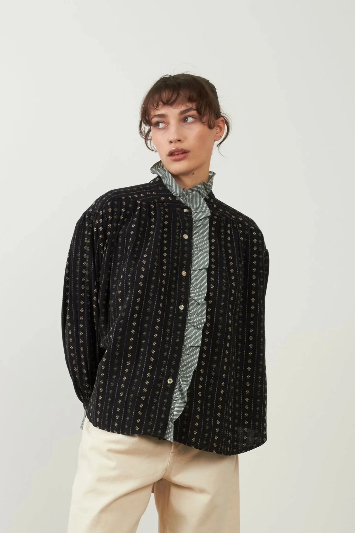 sirene-orfeo-frill-blouse-Montana2.jpg