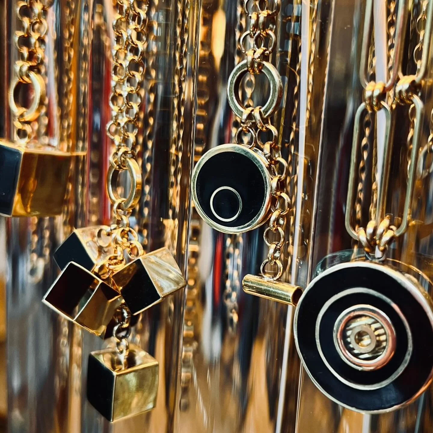 We have just had a lovely big top up of our brilliant Susan O jewellery - just in time for Christmas.
We&rsquo;ve been stockists of Susan&rsquo;s brilliant pieces for well over a decade and all us Sirene girls are huge fans&hellip; I love it because 