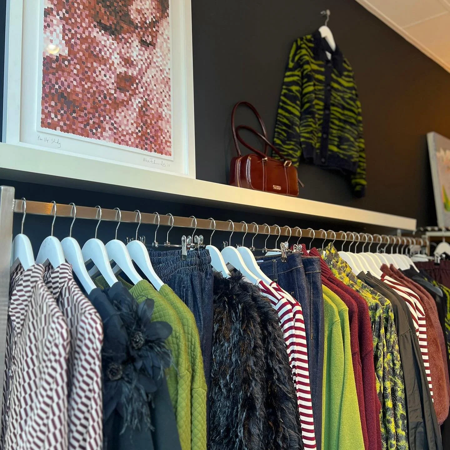 Thank you so much to all the beautiful people who came in to see us yesterday, Sirene was a swirling social hub of fun, such interesting chats, women being positive and encouraging each other and an abundance of fabulous outfits too.
We met lots of n