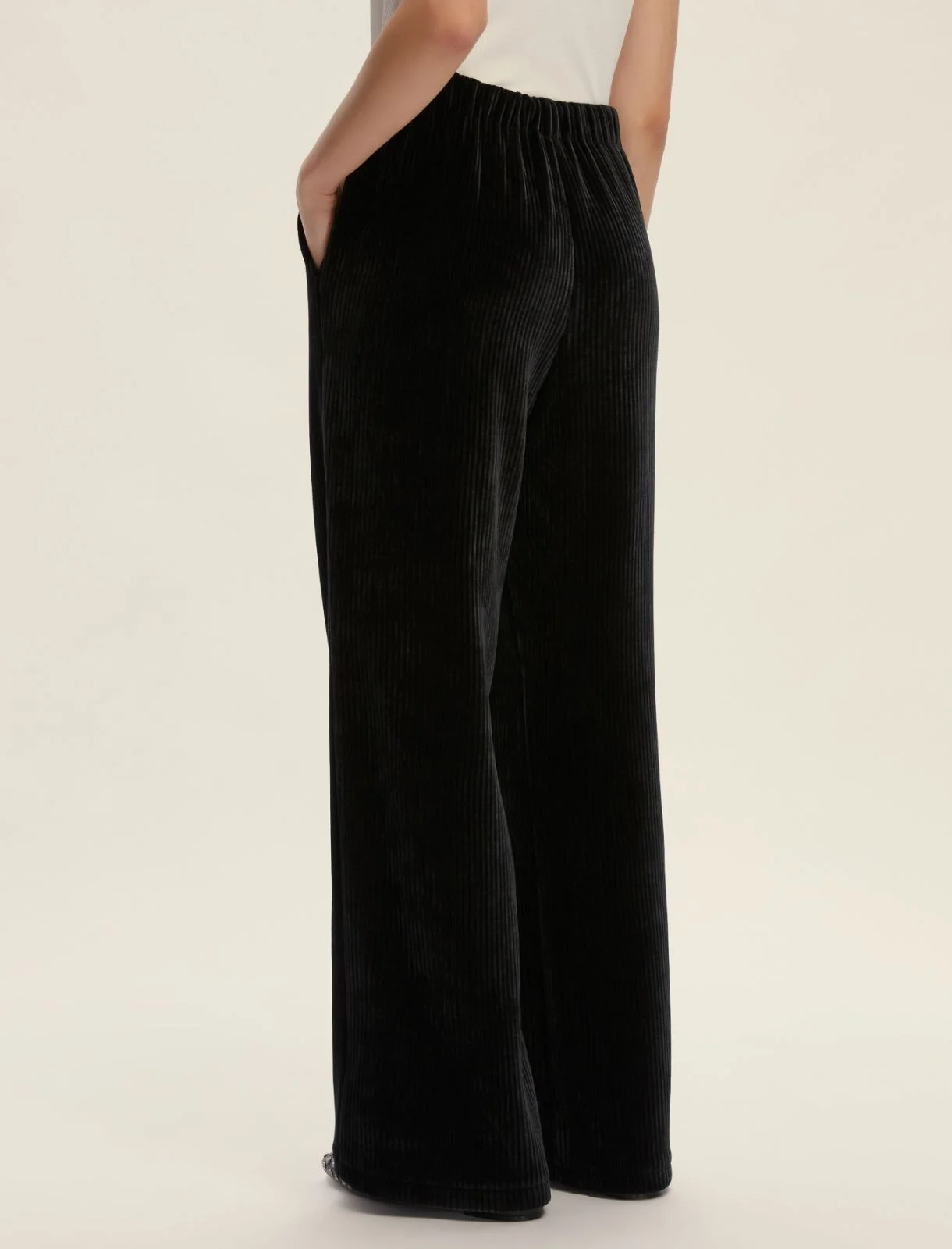 sirene-emme-black-cords-foster-3.webp
