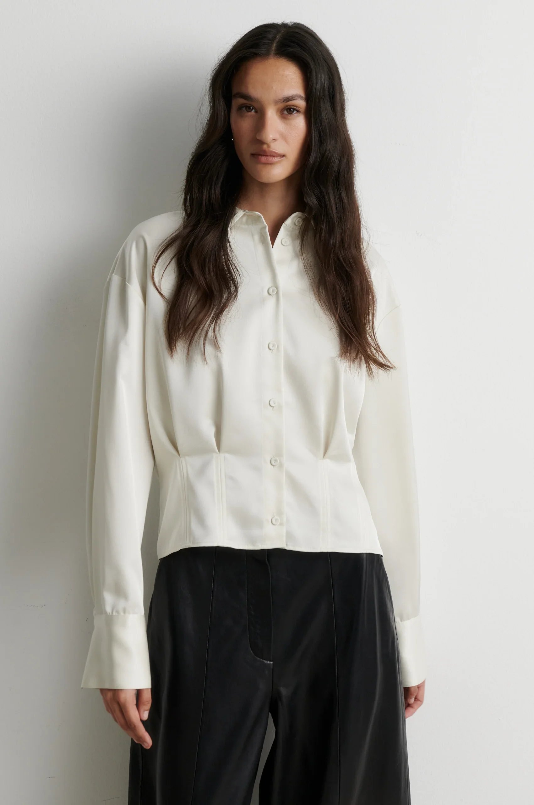 sirene-second female-silky-blouse-opala4.jpg.webp