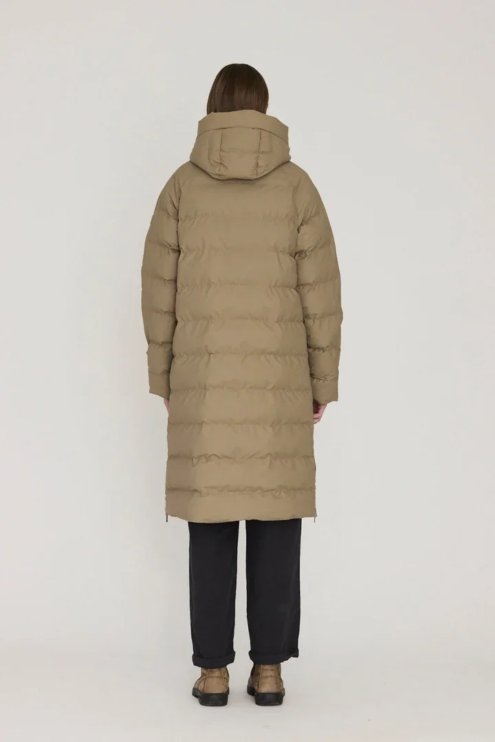 sirene-tanta-stone-raincoat-rime3.jpg.webp