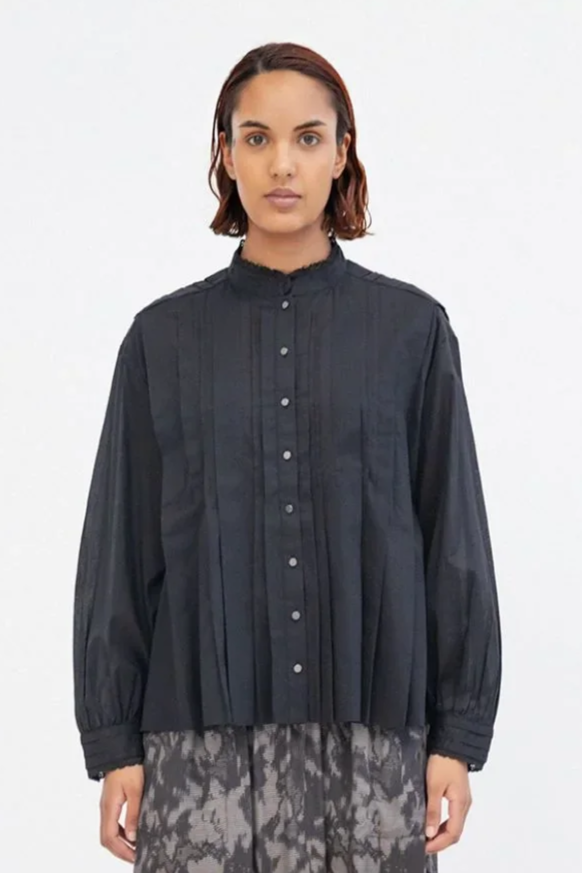 sirene-projectaj117-black-pleat-blouse-gisele1.jpg.png