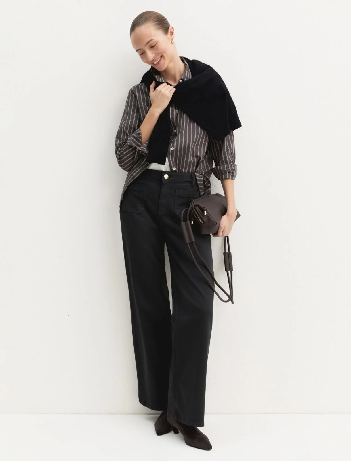 sirene-emme-black-pocket-jeans-ridente2.webp