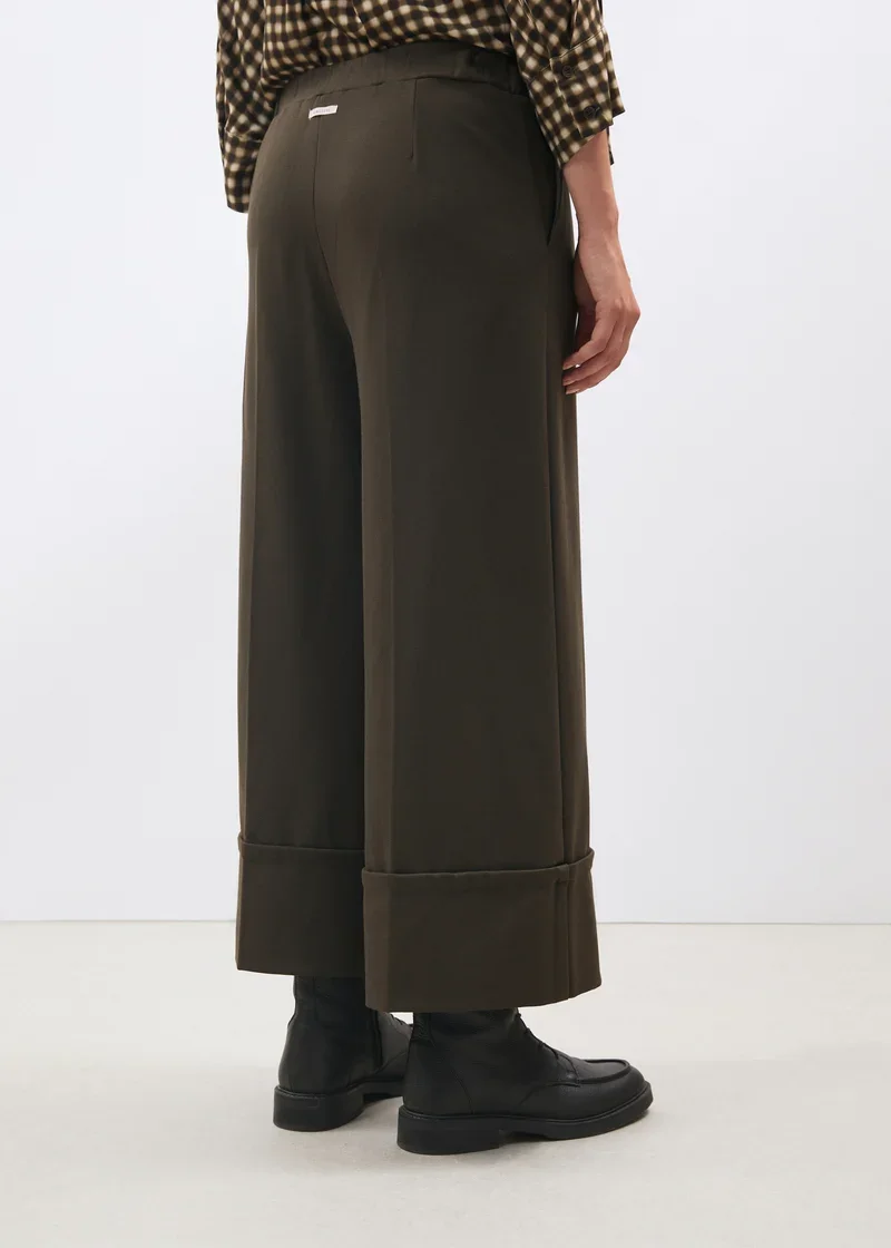 sirene-humility-khaki-cufff-trousers-sophio2.jpg.webp